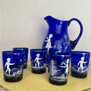 Vtg Cobalt Blue Etched Mary Gregory cobalt blue Glass Pitchers & 5 Tumblers